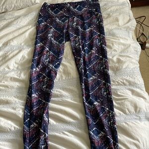 Threads 4 thought blue pink and white leggings